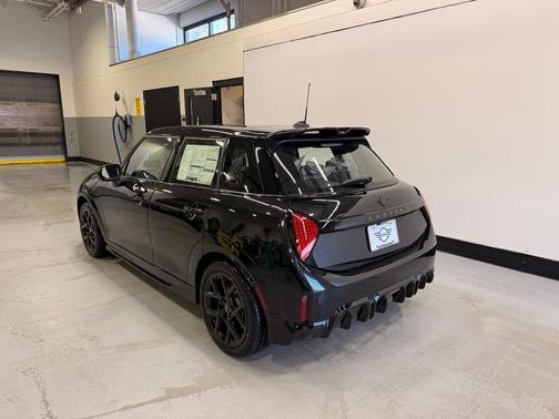 Midnight Black II Metallic 2026 MINI Hardtop