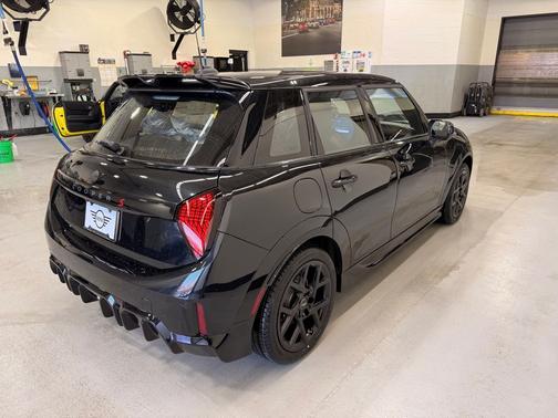Midnight Black II Metallic 2026 MINI Hardtop