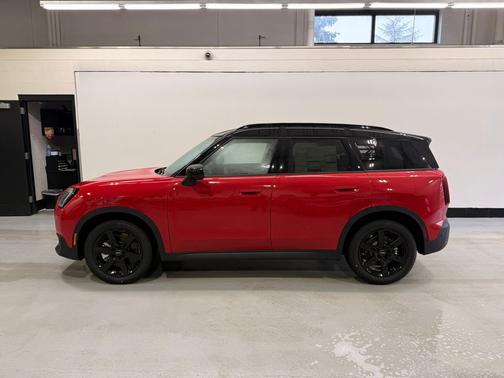 Chili Red II 2026 MINI Countryman