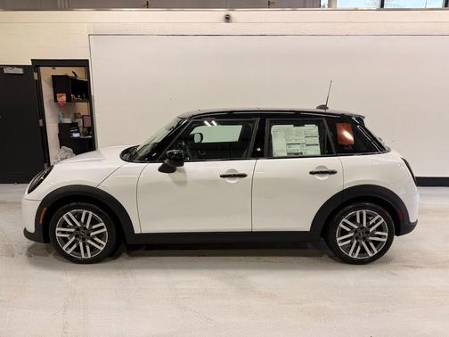 2026 MINI Hardtop Oxford Edition