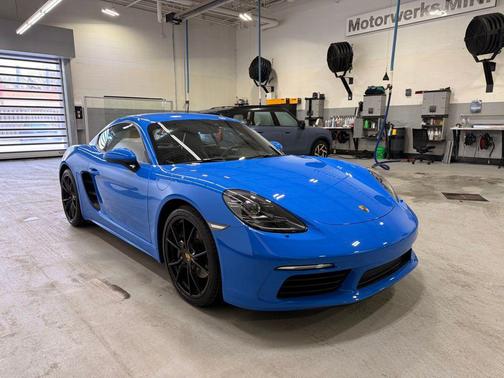 2022 Porsche 718 Cayman T