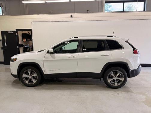 Bright White Clearcoat 2019 Jeep Cherokee Limited