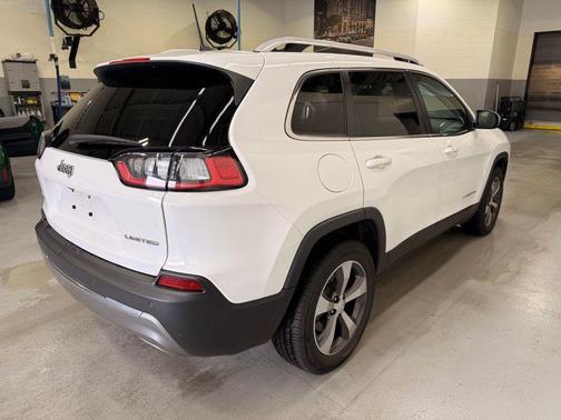 Bright White Clearcoat 2019 Jeep Cherokee Limited