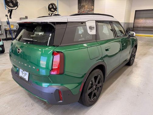British Racing Green Met 2026 MINI Countryman Cooper S ALL4