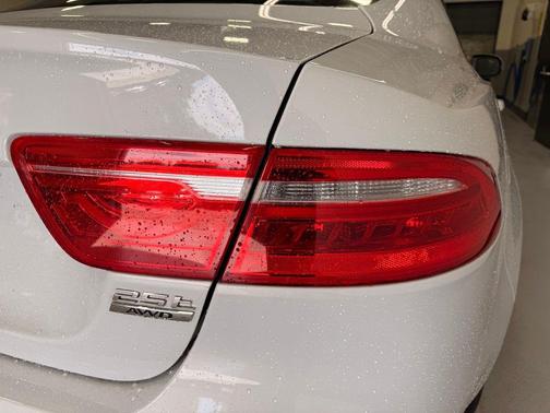 Fuji White 2018 Jaguar XE 25t Prestige