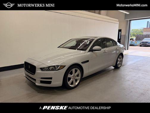 Fuji White 2018 Jaguar XE 25t Prestige