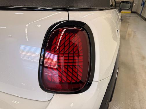 Nanuq White Metallic 2026 MINI Convertible