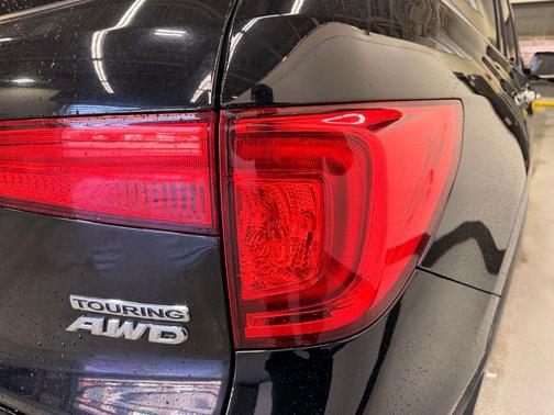 Crystal Black Pearl 2017 Honda Pilot Touring