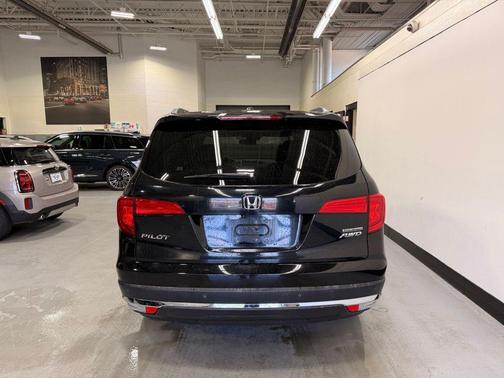 Crystal Black Pearl 2017 Honda Pilot Touring