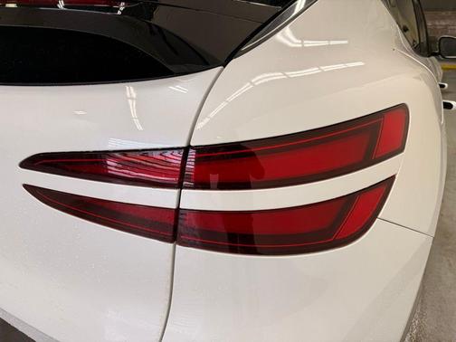 2023 Genesis GV60 Advanced AWD