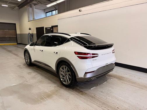 2023 Genesis GV60 Advanced AWD