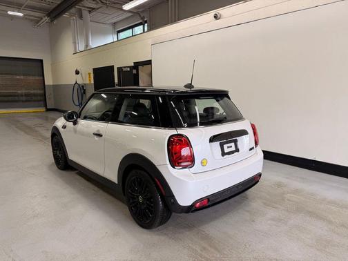 Nanuq White Metallic 2024 MINI Hardtop Cooper S