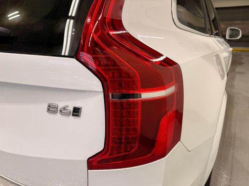 2024 Volvo XC90 B6 Core Bright Theme