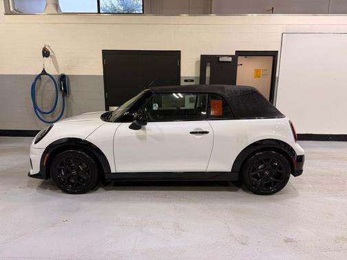 Nanuq White Metallic 2026 MINI Convertible Cooper S