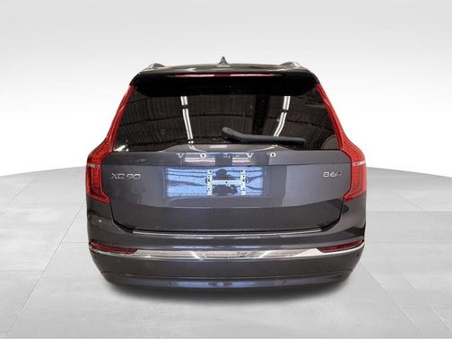 Platinum Gray Metallic 2023 Volvo XC90 B6 Plus 7-Seater