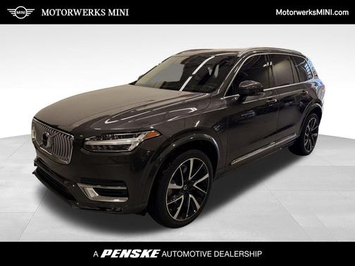 Platinum Gray Metallic 2023 Volvo XC90 B6 Plus 7-Seater