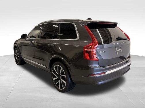 Platinum Gray Metallic 2023 Volvo XC90 B6 Plus 7-Seater
