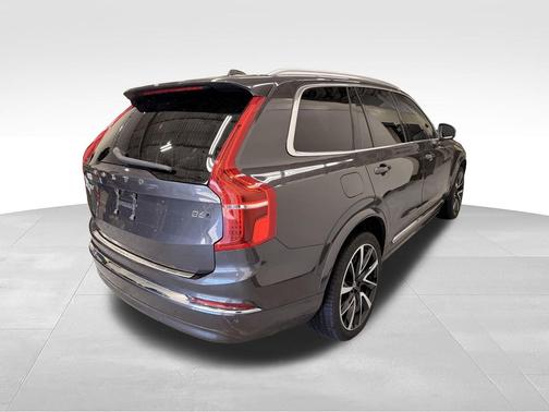 Platinum Gray Metallic 2023 Volvo XC90 B6 Plus 7-Seater