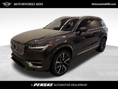 Platinum Gray Metallic 2023 Volvo XC90 B6 Plus 7-Seater