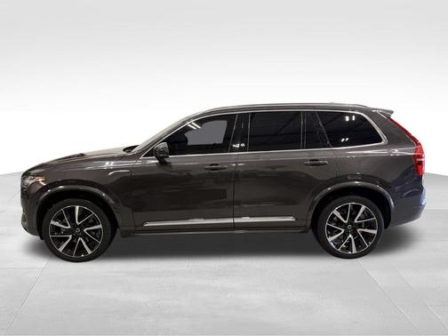 Platinum Gray Metallic 2023 Volvo XC90 B6 Plus 7-Seater