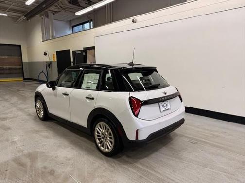 Nanuq White Metallic 2026 MINI Hardtop