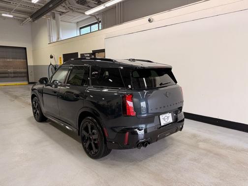 Legend Grey Metallic 2027 MINI Countryman