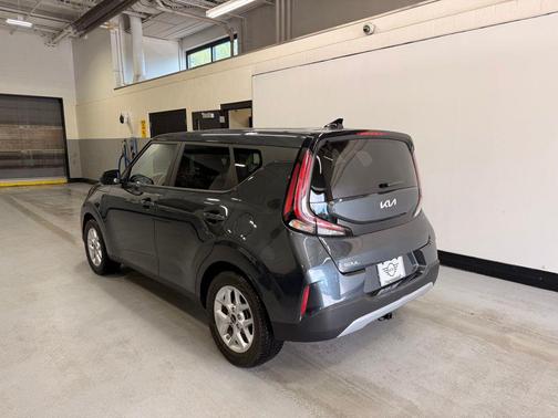 Gravity Gray 2025 Kia Soul LX