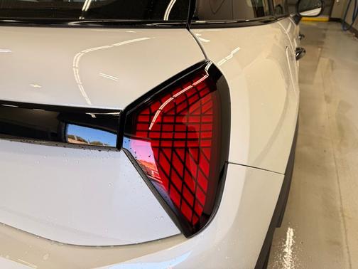 White Metallic 2025 MINI Hardtop