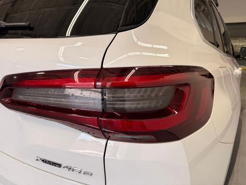 Alpine White 2022 BMW X5 xDrive45e