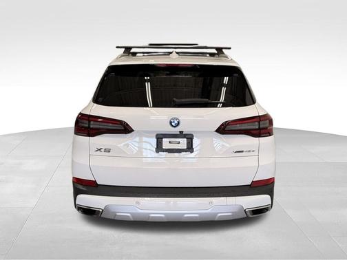 Alpine White 2022 BMW X5 xDrive45e