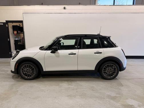 Nanuq White Metallic 2026 MINI Hardtop Cooper S