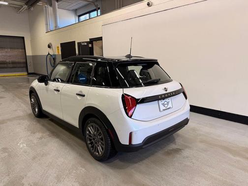 Nanuq White Metallic 2026 MINI Hardtop Cooper S