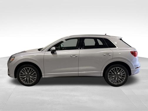 Silver Metallic 2022 Audi Q3 Premium Plus