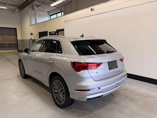 Silver Metallic 2022 Audi Q3 40 Premium Plus
