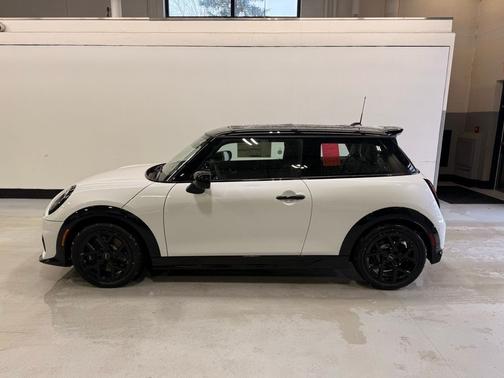 Nanuq White Metallic 2026 MINI Hardtop