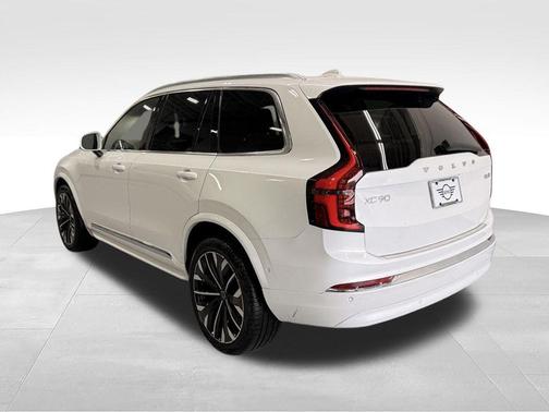 White 2026 Volvo XC90 B6 Plus 7-Seater