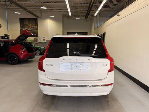 2024 Volvo XC90 B6 Plus Bright Theme 7-Seater