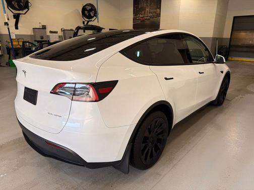 2023 Tesla Model Y Long Range Dual Motor All-Wheel Drive