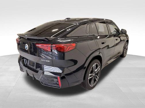Black Sapphire Metallic 2026 BMW X2 xDrive28i