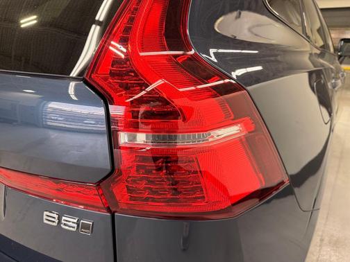 Denim Blue Metallic 2025 Volvo XC60 B5 Core
