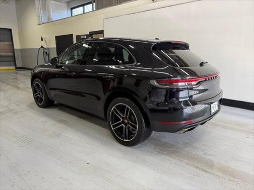2021 Porsche Macan Base