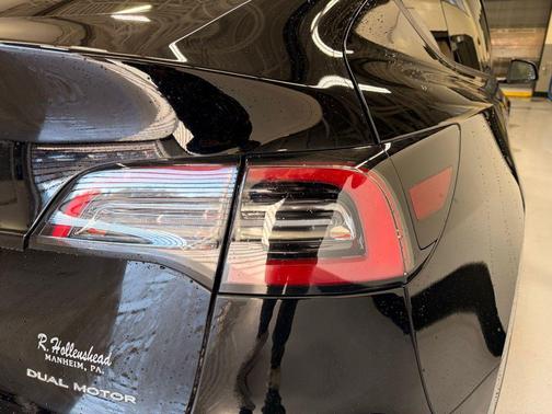 2022 Tesla Model Y Long Range Dual Motor All-Wheel Drive
