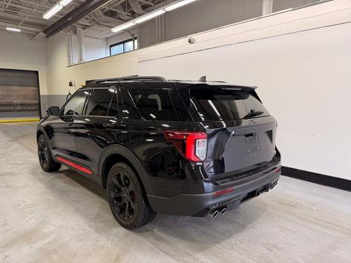 Agate Black Metallic 2021 Ford Explorer ST