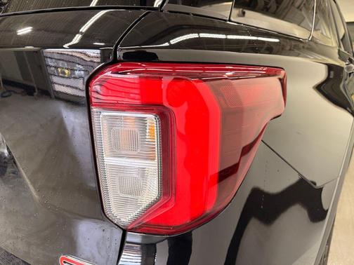 Agate Black Metallic 2021 Ford Explorer ST