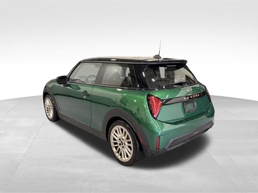 British Racing Green 2025 MINI Hardtop