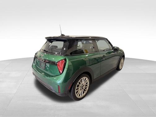 British Racing Green 2025 MINI Hardtop