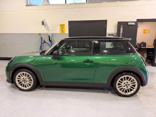 British Racing Green IV Metallic 2025 MINI Hardtop Cooper S
