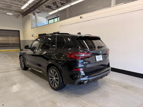 Black Sapphire Metallic 2022 BMW X5 xDrive40i