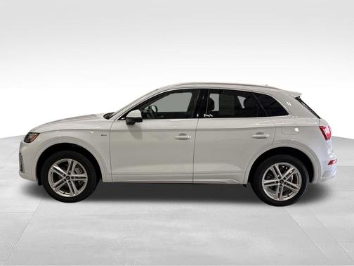 Glacier White 2023 Audi Q5 e 55 Premium
