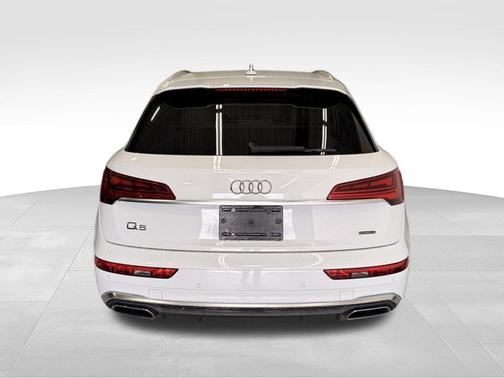 Glacier White 2023 Audi Q5 e 55 Premium